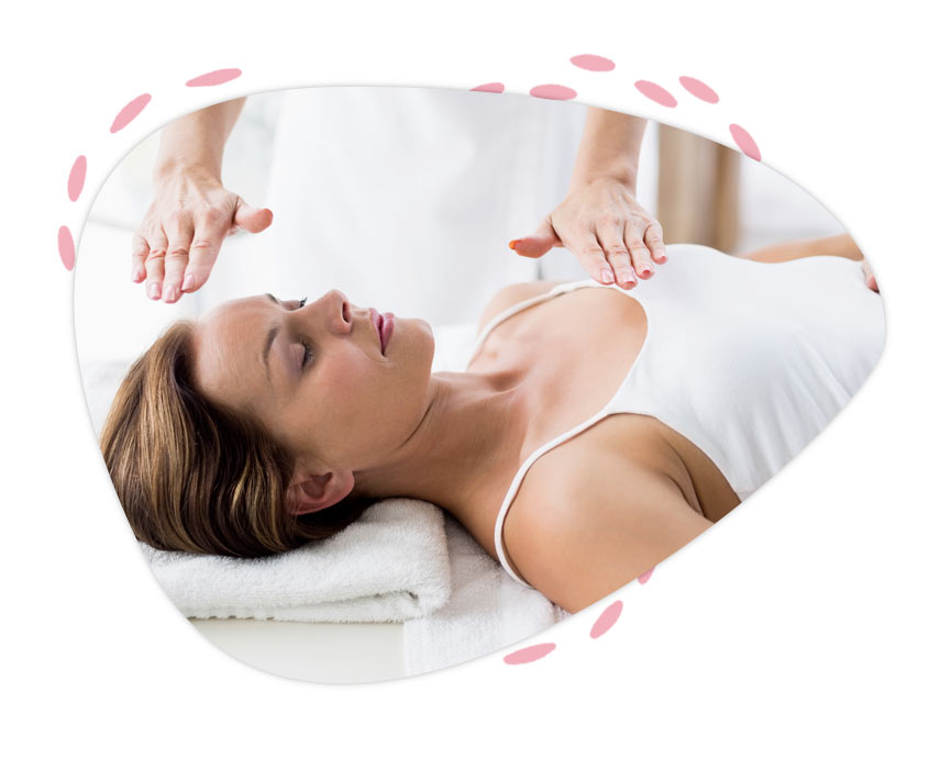 resp-soins-energetiqes-lahochi-geraldine Femme recevant des soins énergétiques Lahochi